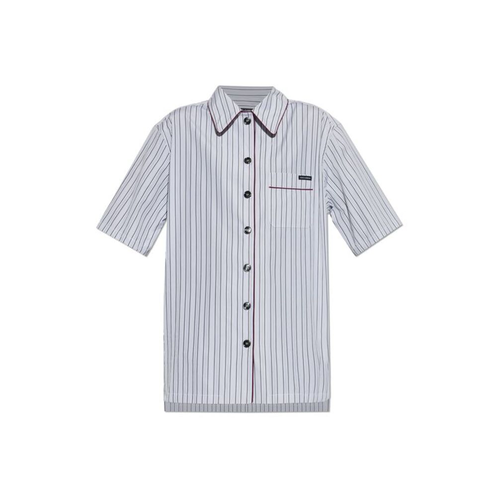 Shirt with stripe pattern